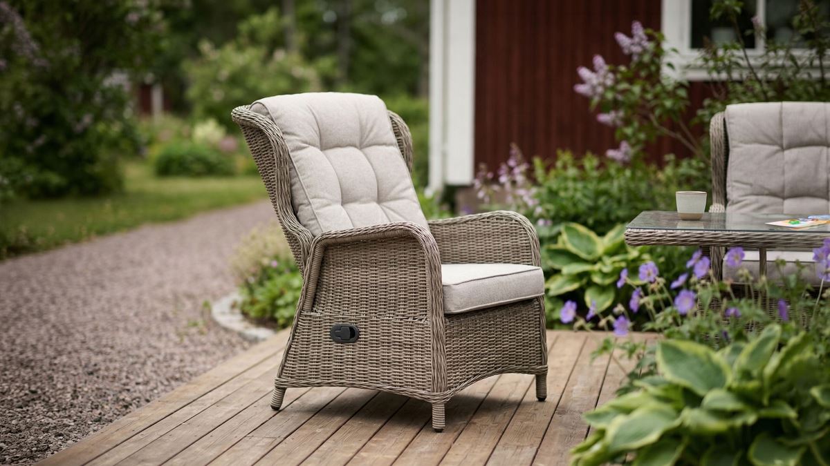 Cricket Sessel aus Polyrattan – verstellbarer Ohrensessel für die Terrasse